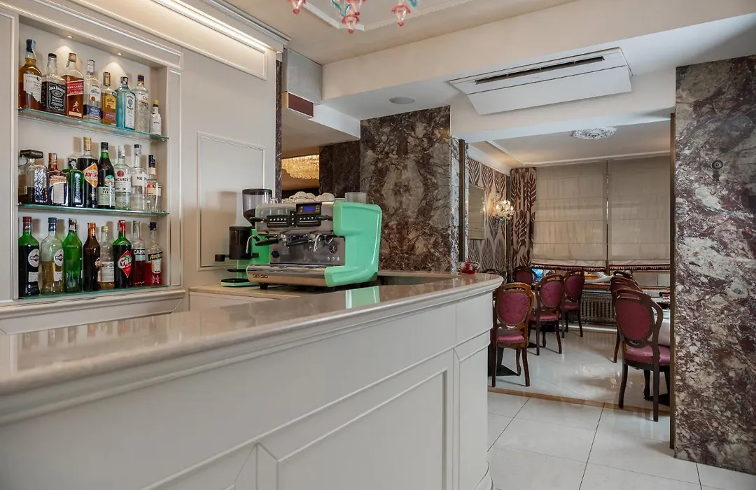 Hotel Montecarlo-1