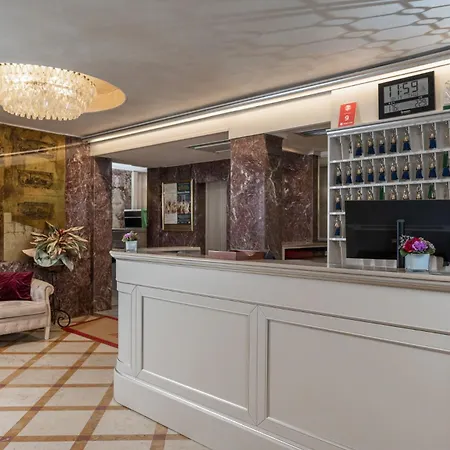 Hotel Montecarlo-3